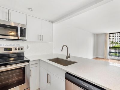 540 Brickell Key Dr APT 702, Miami, FL, 33131