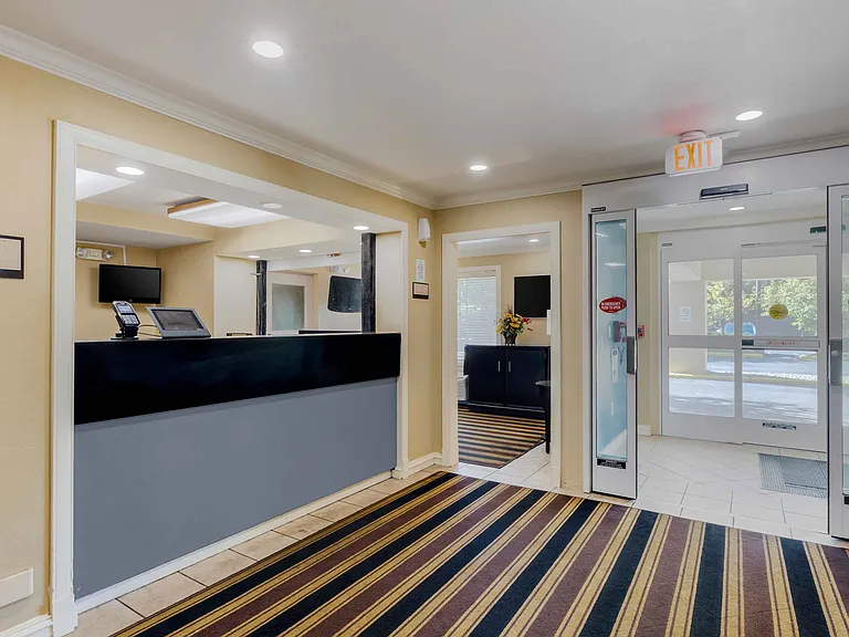 Lobby and Guest Check-in