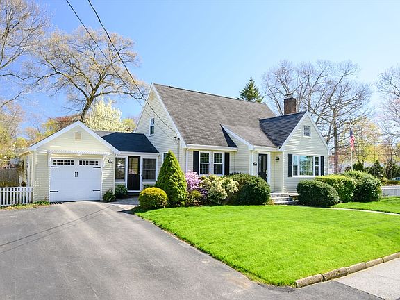 3rd image of 7 Arbutus Ave