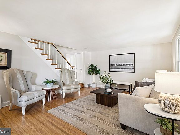 3rd image of 216 Brentwood Rd