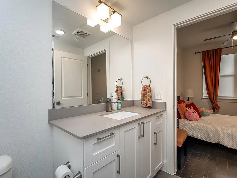 4819 Caroline St #308 — Photo 10