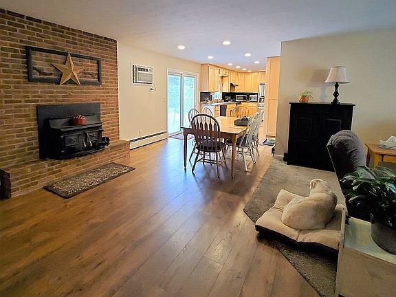 3rd image of 853 Marcon Dr