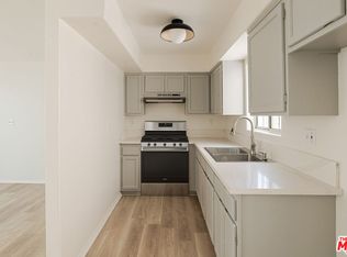 8624 S Main St, Los Angeles, CA 90003