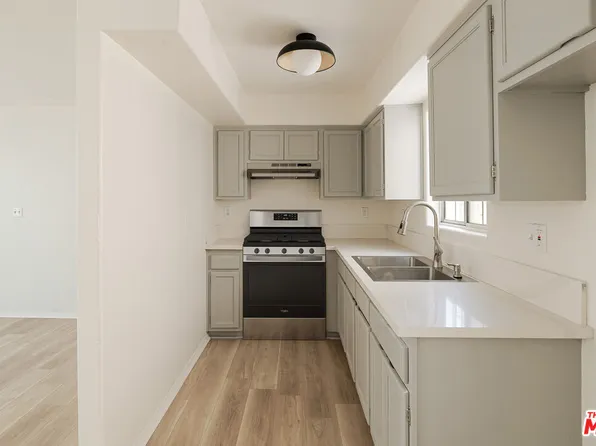 8624 S Main St, Los Angeles, CA 90003