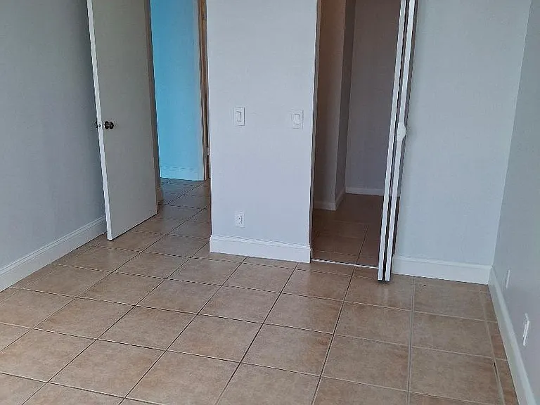 105 Lake Emerald Dr #406 — Photo 14