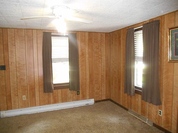 4th image of 52249 Helman Ave