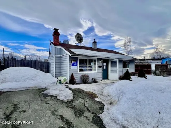 1421 Twining Dr, Anchorage, AK 99504