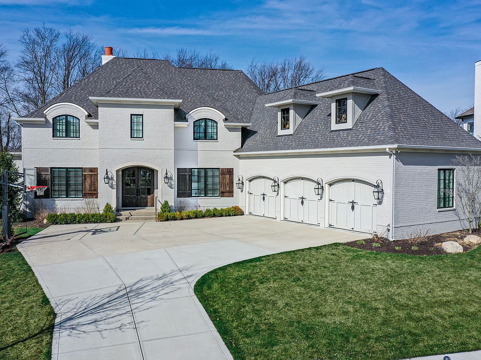 1st image of 221 Chatham Hills Blvd