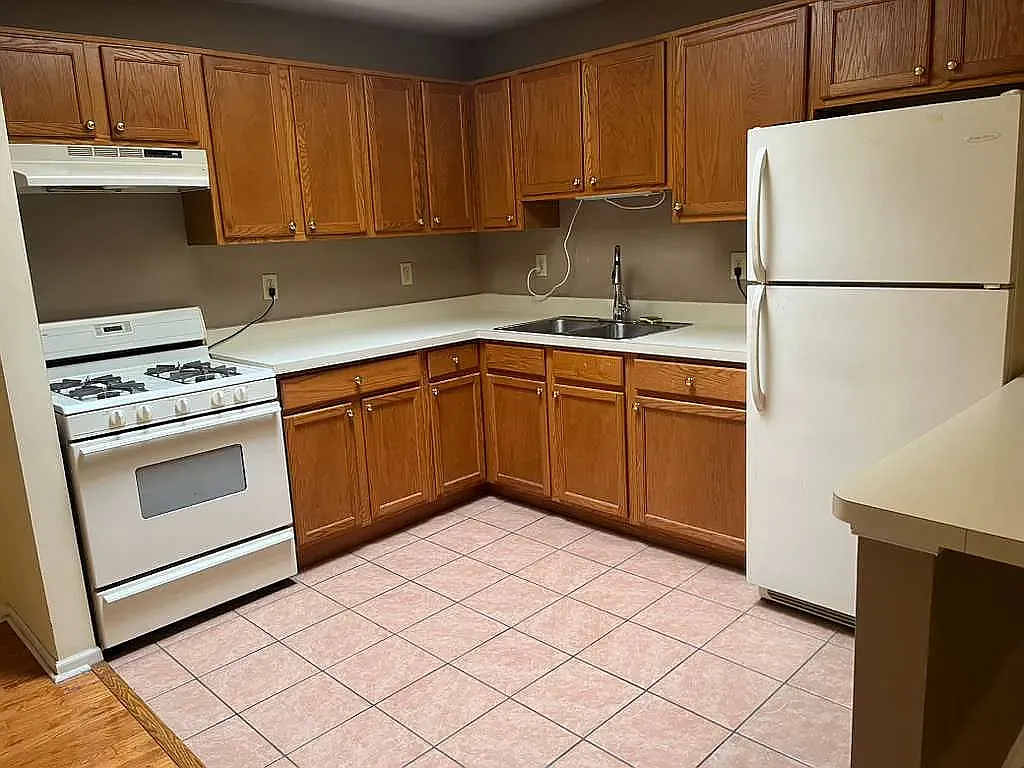 2 bed, 999 sqft, $1,500 — Photo 4