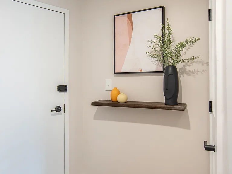 Connecticut House Apartments — Photo 42