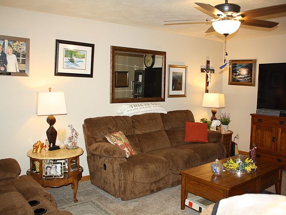 3rd image of 27D Tower Ln