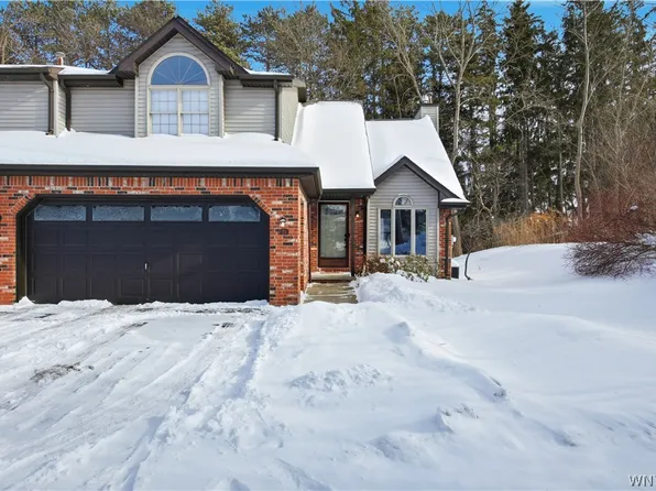 24 In The Woods Ln, Buffalo, NY 14224