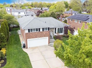 26 Coventry Rd, Syosset, NY 11791