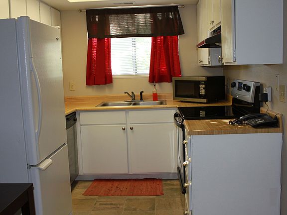 3rd image of 1059 E Quail Vista Ln APT I