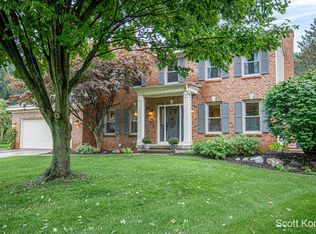 784 W Woodmeade Ct SE, Ada, MI 49301