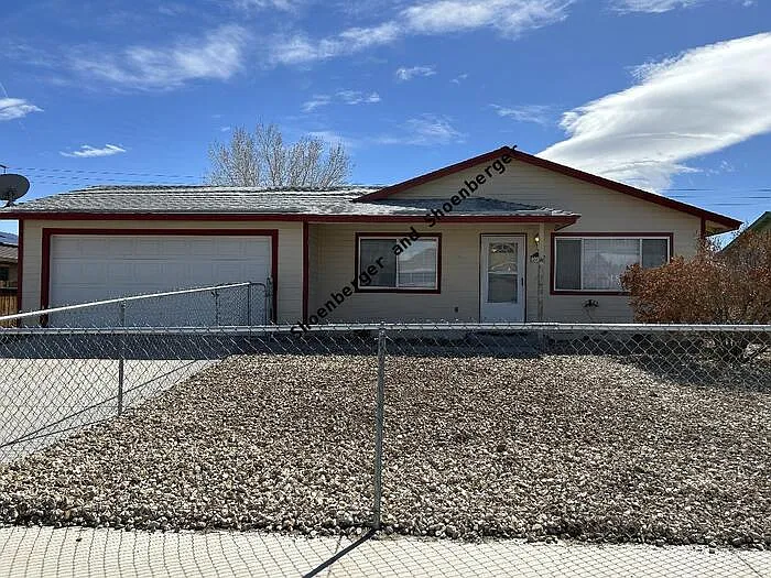2025 Lonnie Ln photo 1