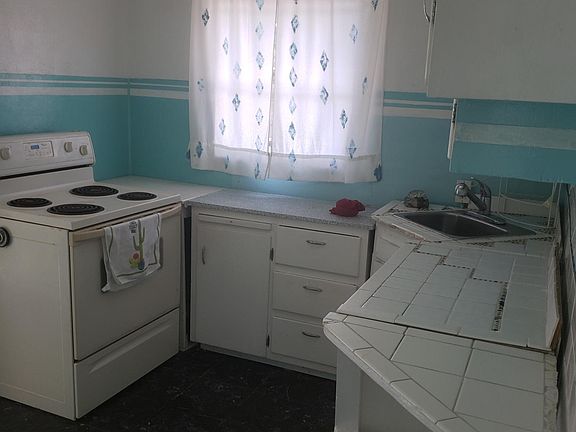 5th image of 1415 Tropic St