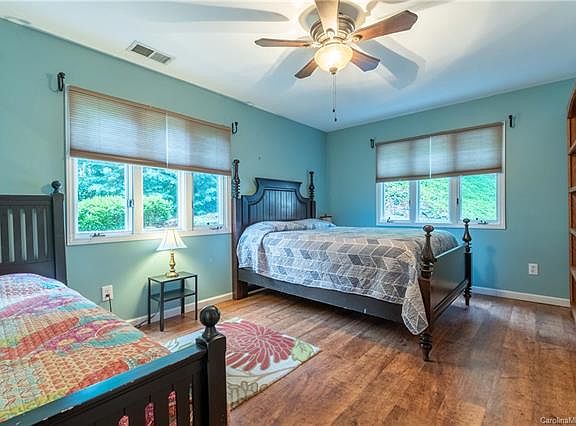 5th image of 130 Lochfoot Ln