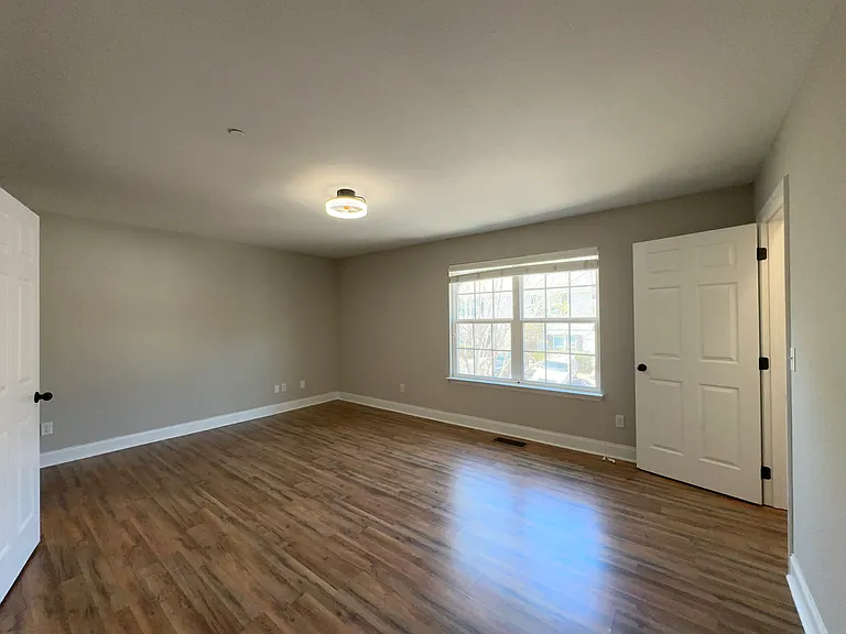 1126 Maple Tree Ln — Photo 13