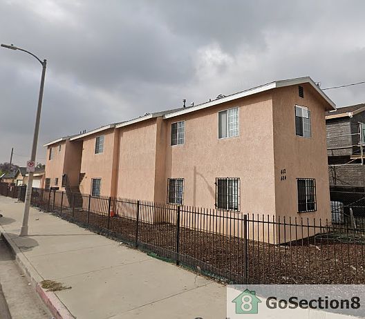 1st image of 414 W 55th St