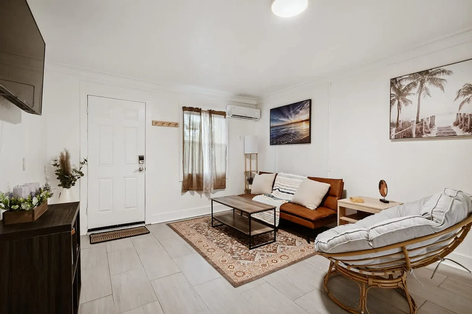 1 bed, 1.0 bath, 990 sqft, $1,333 — Photo 1