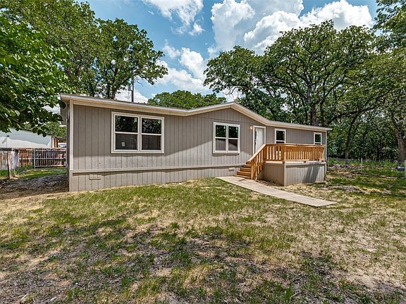 4th image of 1613 Mockingbird Ln
