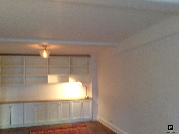 4th image of 110 E 87th St APT 2B
