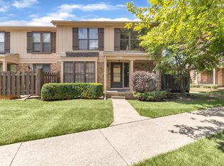 8667 Edgewater Ln #1, Warren, MI 48093