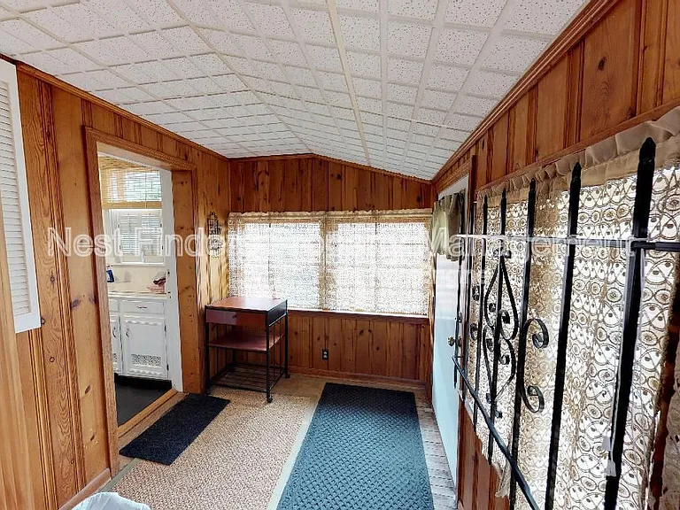 2044 Forbes St — Photo 16