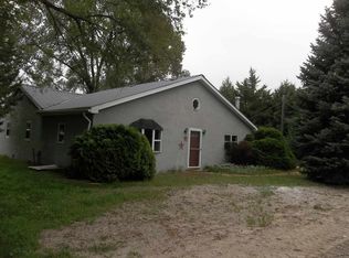 11574 S Smith Rd, Brady, NE 69123