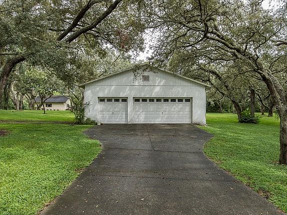 4th image of 18618 Anglewood Dr