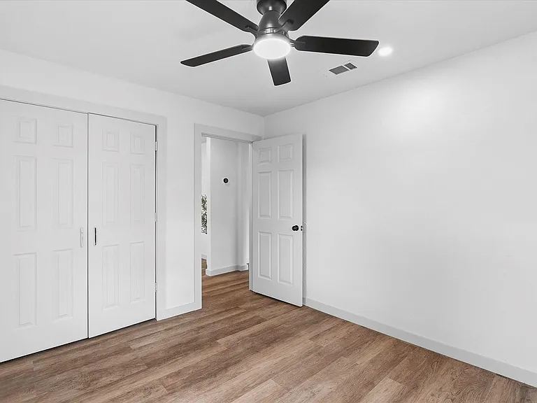 5718 Landino St — Photo 12
