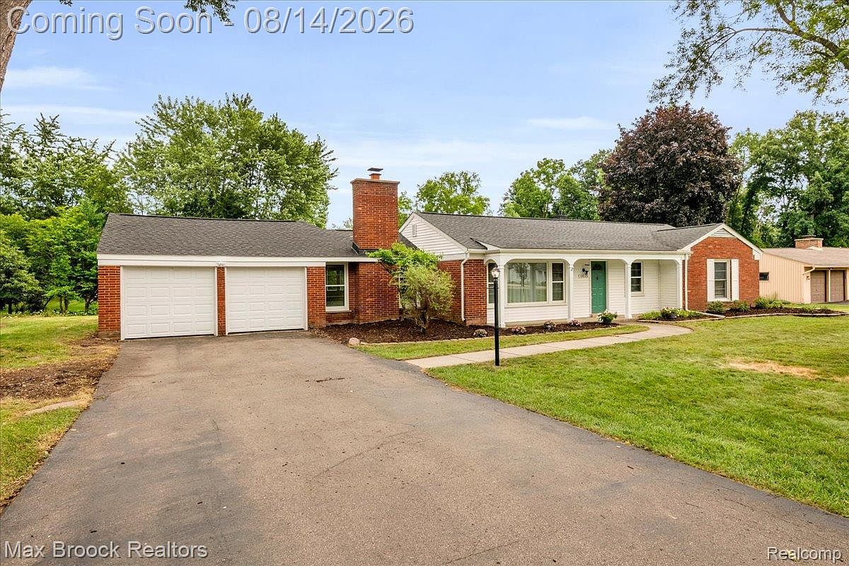6695 W Dartmoor Rd, West Bloomfield, MI 48322
