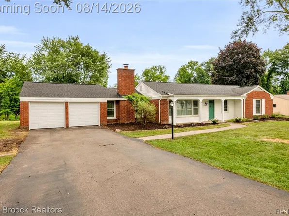 6695 W Dartmoor Rd, West Bloomfield, MI 48322