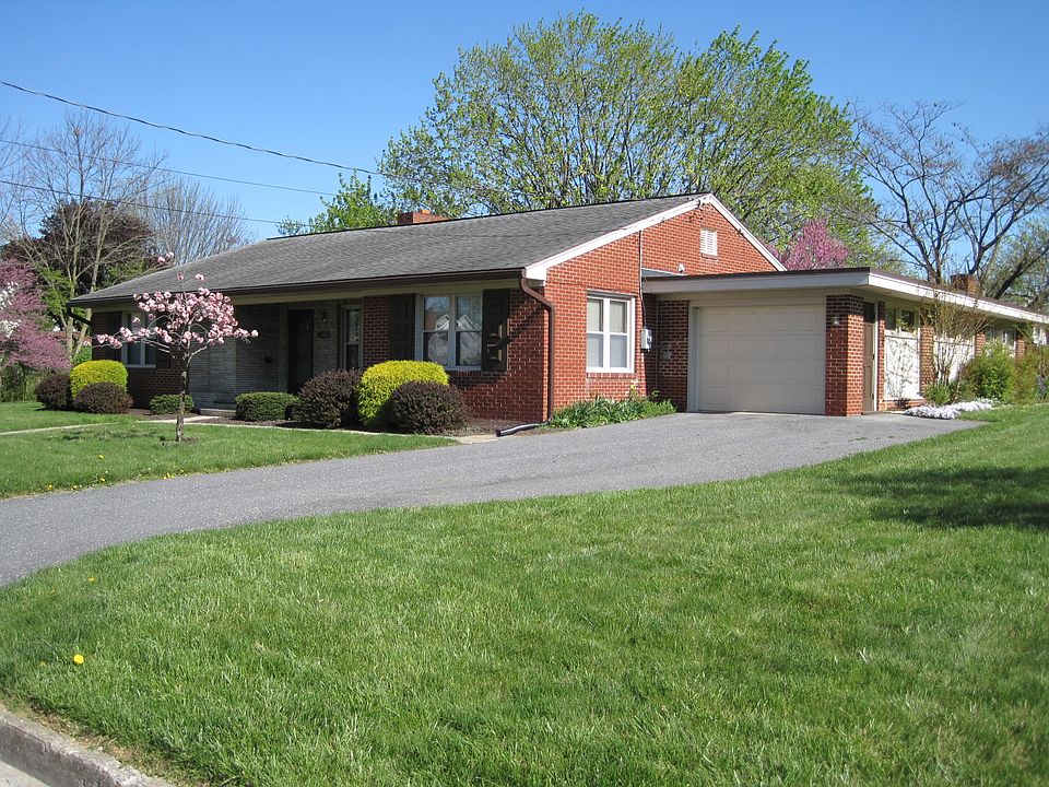 1st image of 840 Elmwood Dr