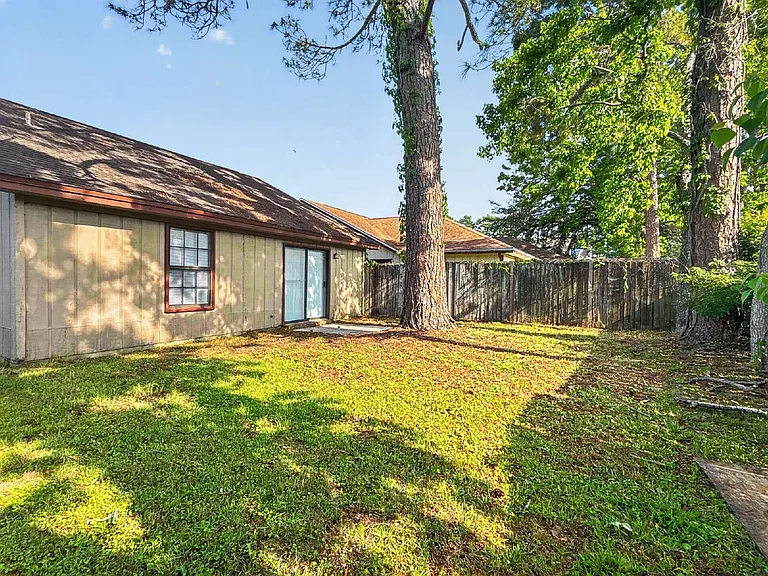 1825 Hunters Path — Photo 12