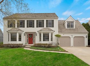 519 Long Hill Rd, Gurnee, IL 60031