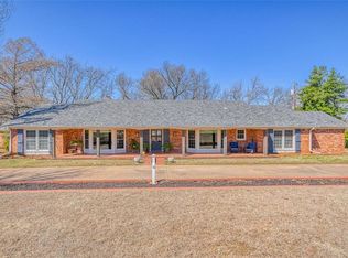 108 Maple Ln, Chickasha, OK 73018