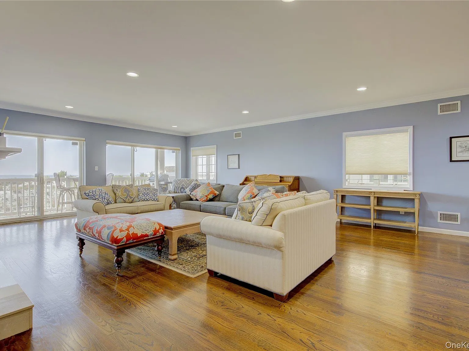 3 bed, 2.5 bath, 2199 sqft, $4,500 — Photo 3