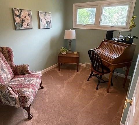4th image of 2884 Walck Dr