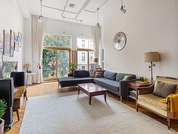 3rd image of 105 Lexington Ave APT 2G