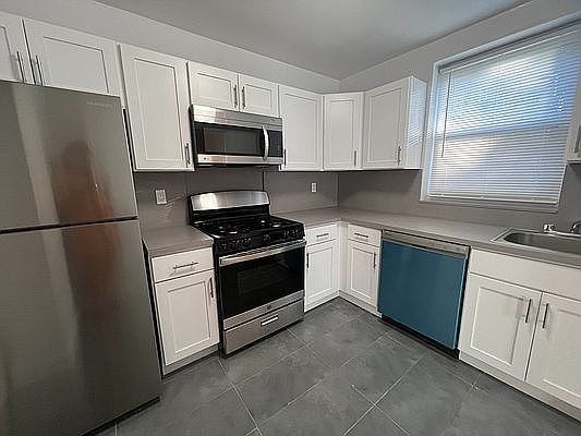 1st image of 178-10 Wexford Ter APT 2R
