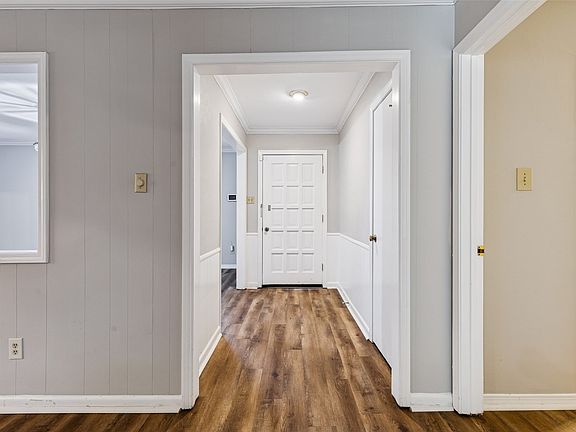 3rd image of 1017 Denmark St