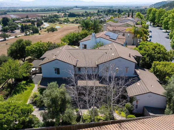 5970 Winged Foot Dr, Gilroy, CA 95020