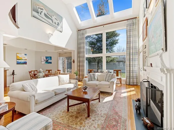 2 Canterbury Close, Westport, CT 06880