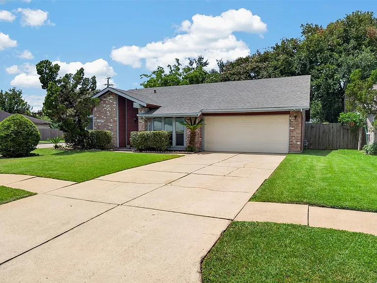14338 Royal Hill Dr — Photo 32