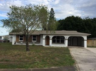 212 NE Lobster Rd, Port Saint Lucie, FL 34983