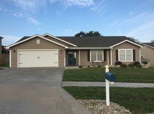 1052 Highland Ridge Dr, Manhattan, KS 66503
