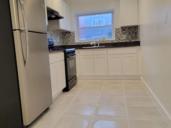 2nd image of 1352 E 58th St Floor 1
