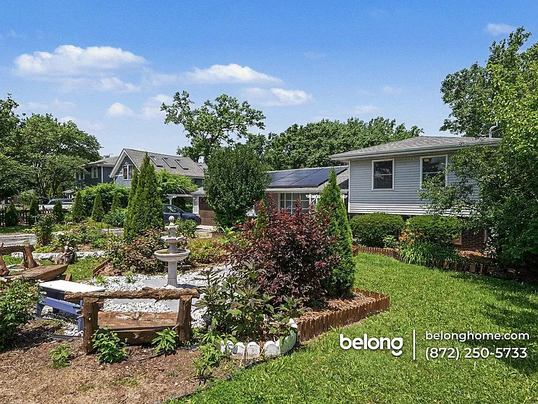 21W546 Bemis Rd — Photo 2